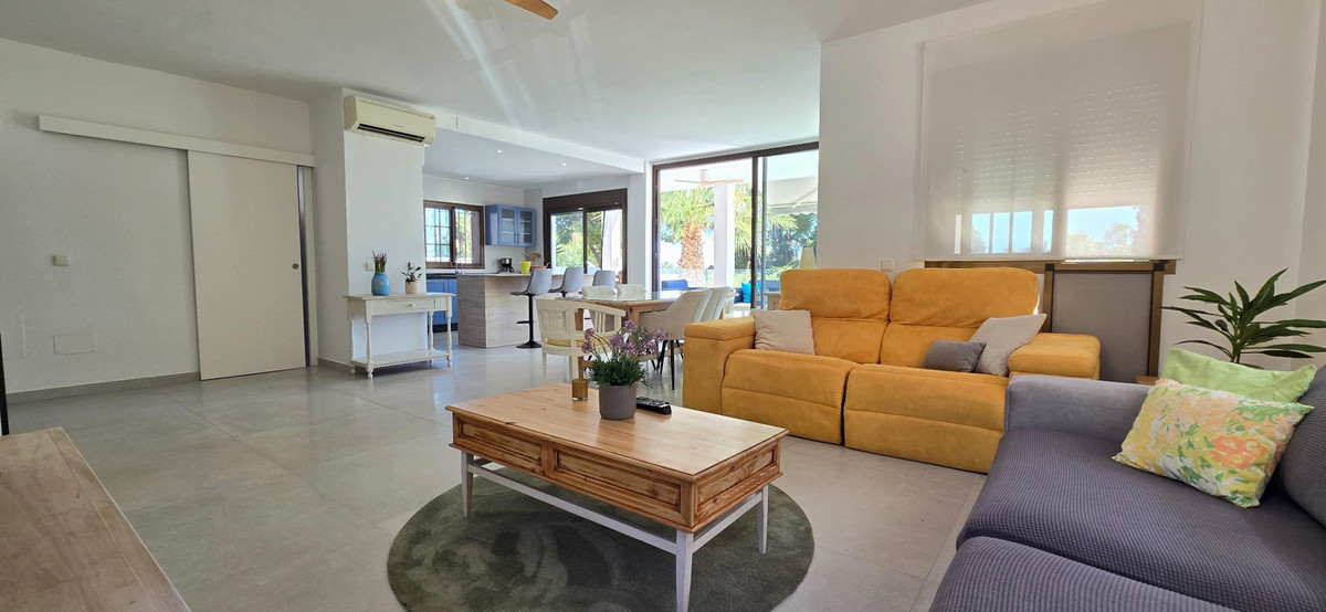 Villa for sale in Torremolinos