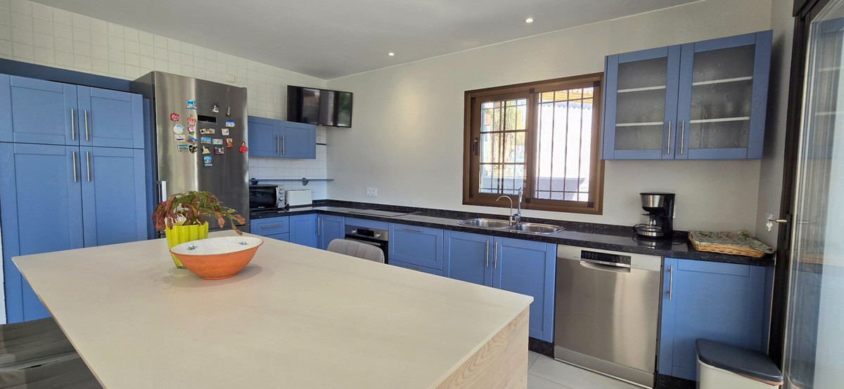 Villa for sale in Torremolinos
