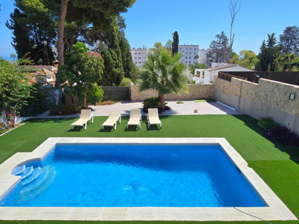 Villa for sale in Torremolinos