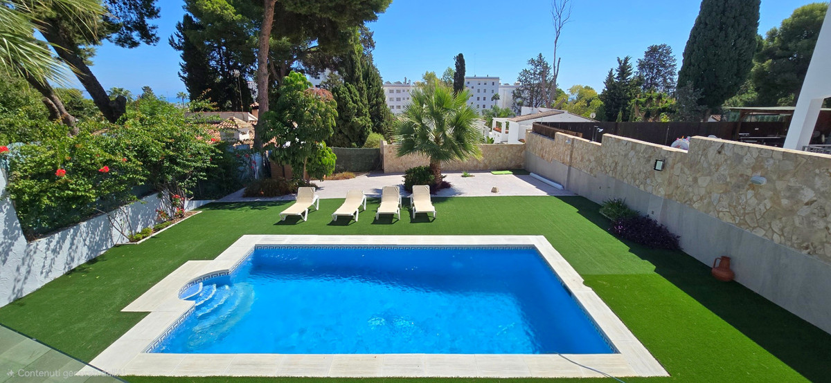 Villa for sale in Torremolinos