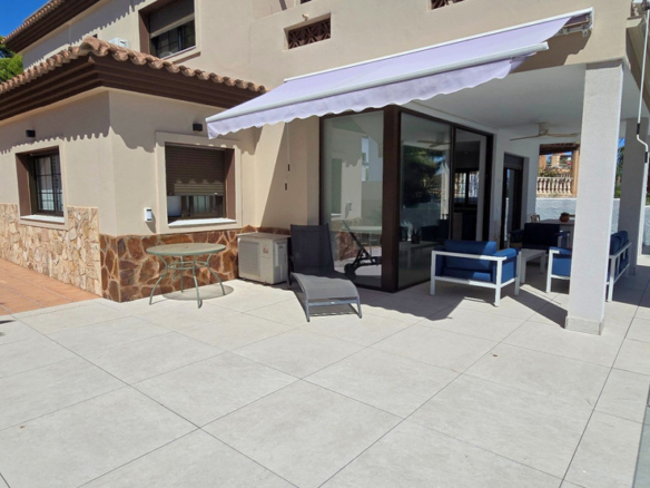 Villa for sale in Torremolinos