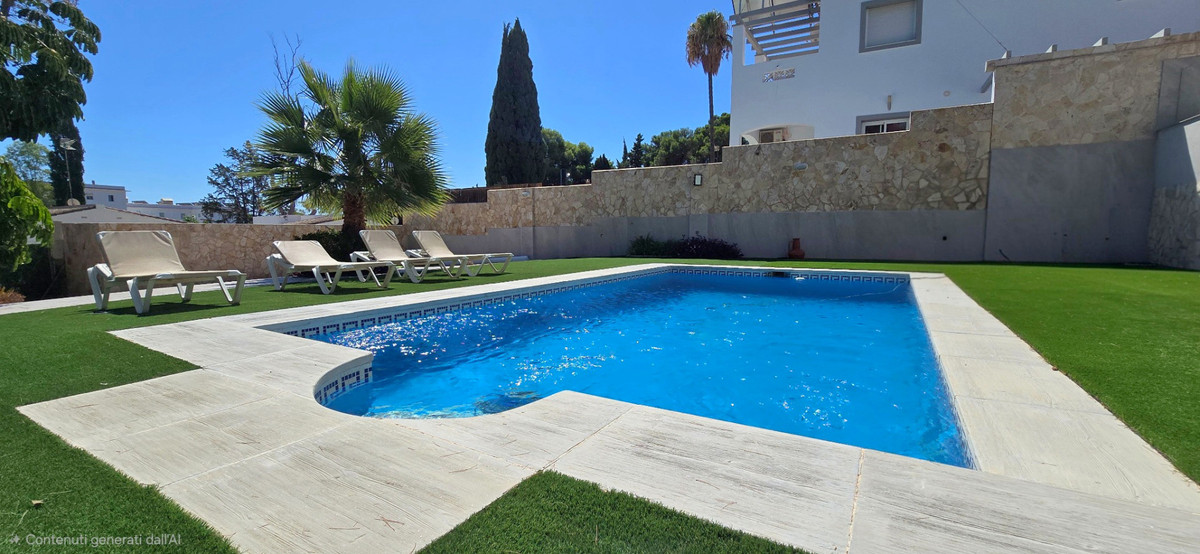 Villa for sale in Torremolinos