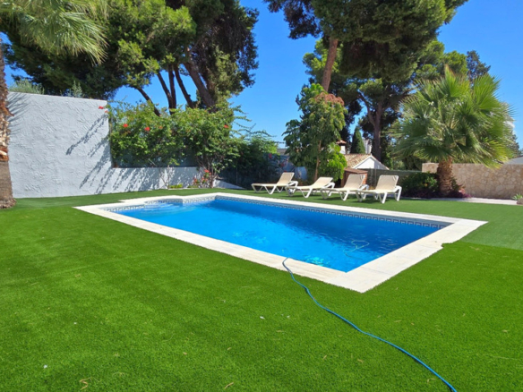 Villa for sale in Torremolinos