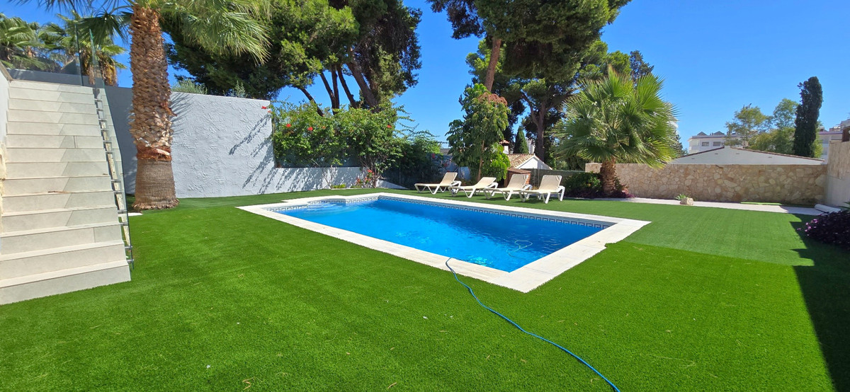 Villa for sale in Torremolinos
