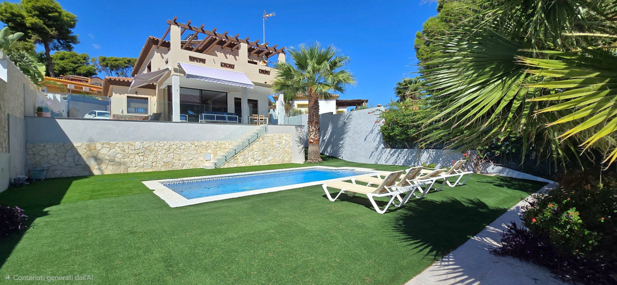 Villa-in-Torremolinos-Ref-R5491489 Villa for sale in Torremolinos