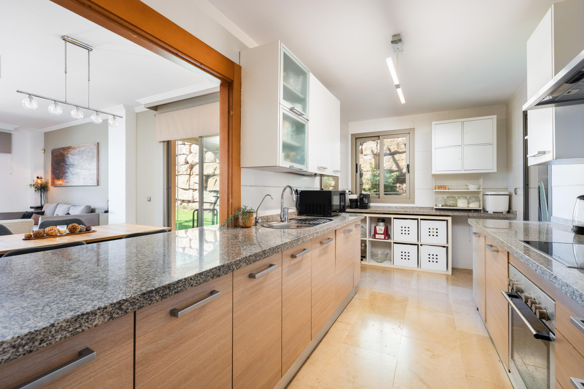 Apartment for sale in Benahavís