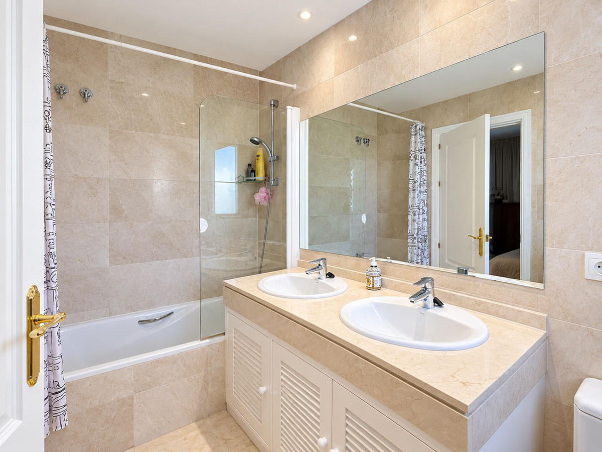 Apartment for sale in Benahavís