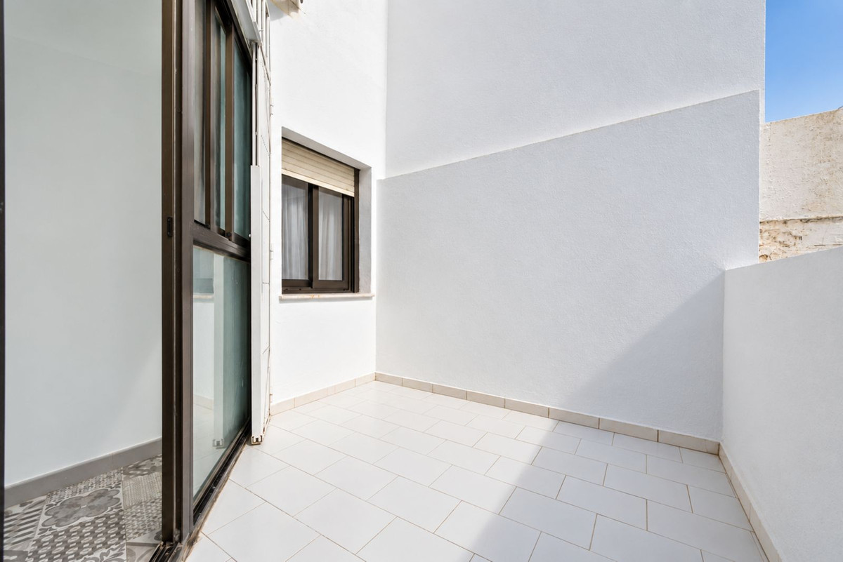 Apartment for sale in Estepona