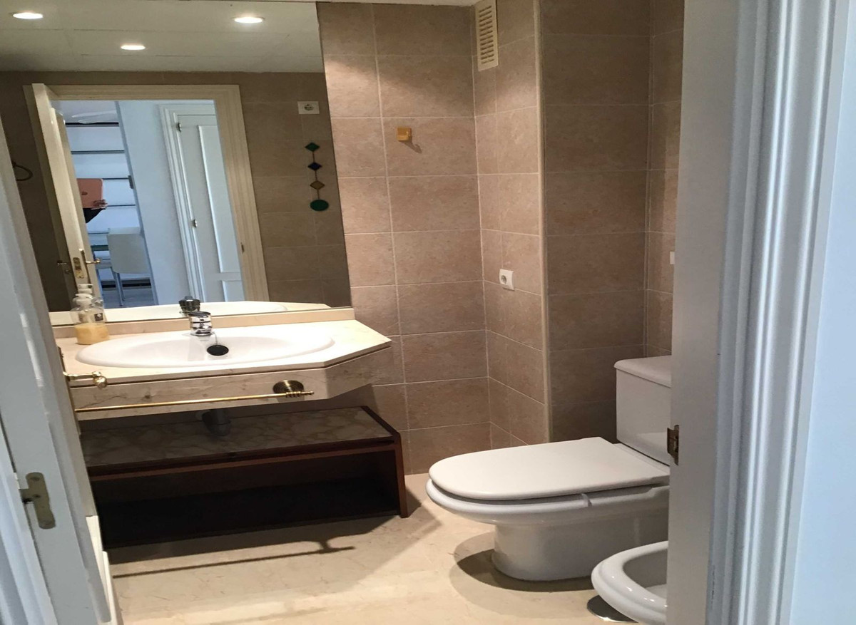 Apartment for sale in Estepona