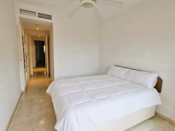 Apartment for sale in Estepona