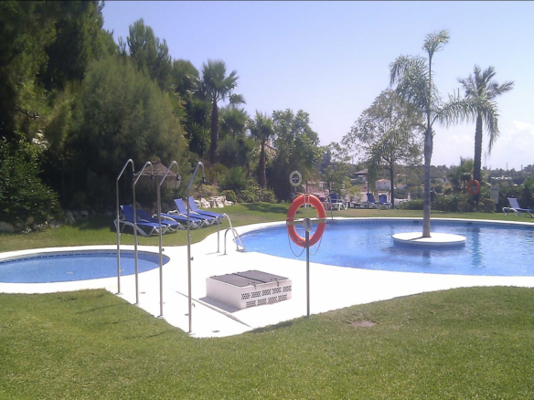 Apartment for sale in Estepona