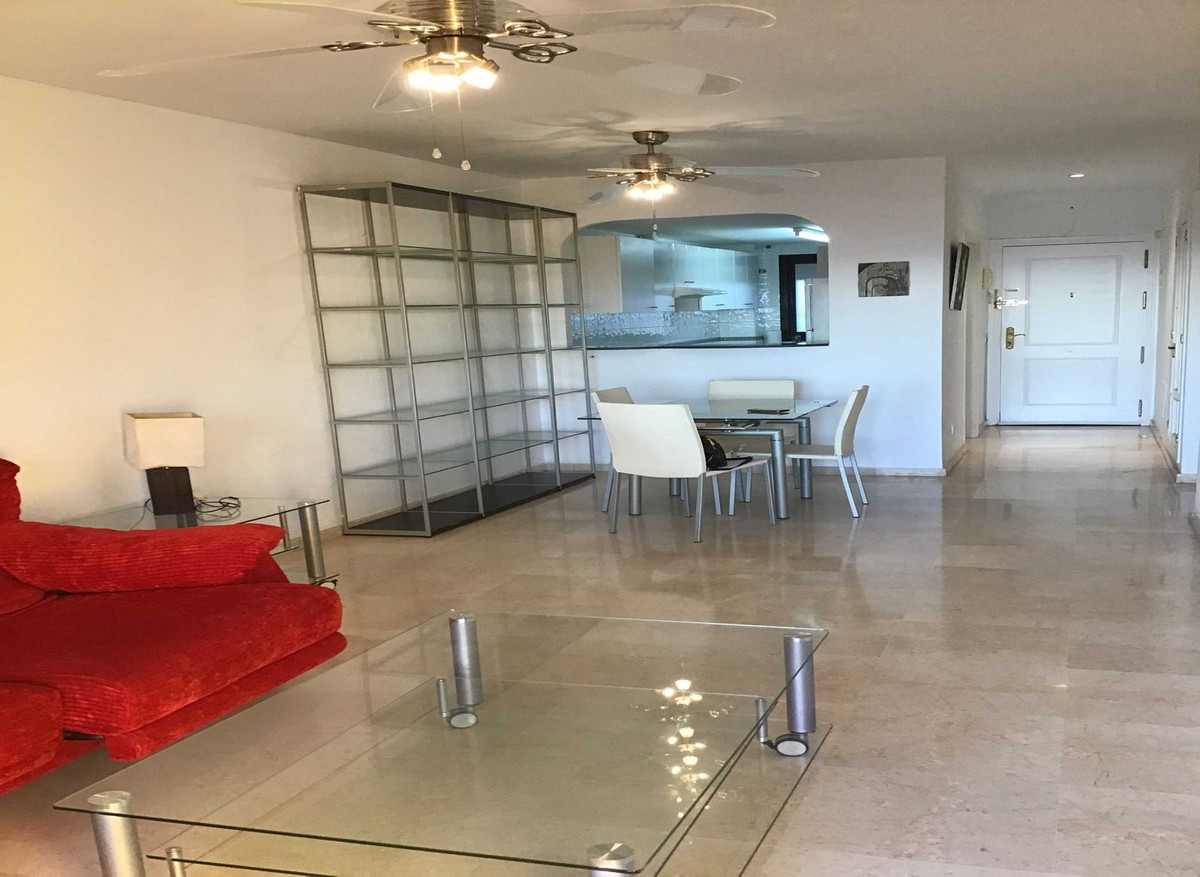 Apartment for sale in Estepona