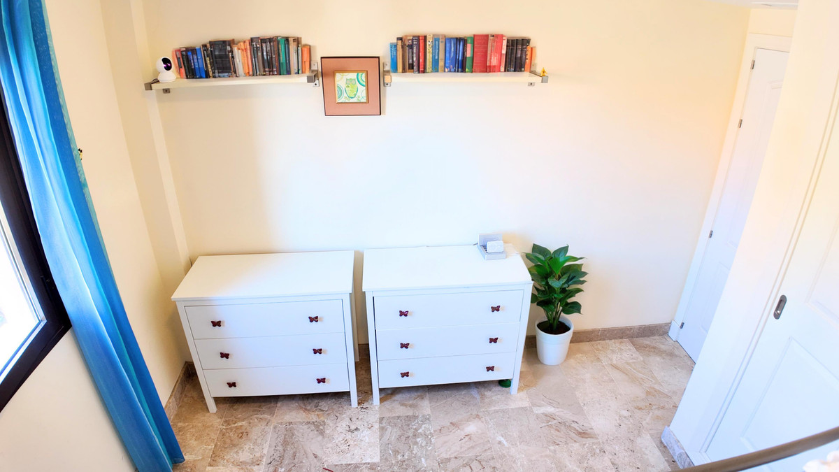 Apartment for sale in Estepona