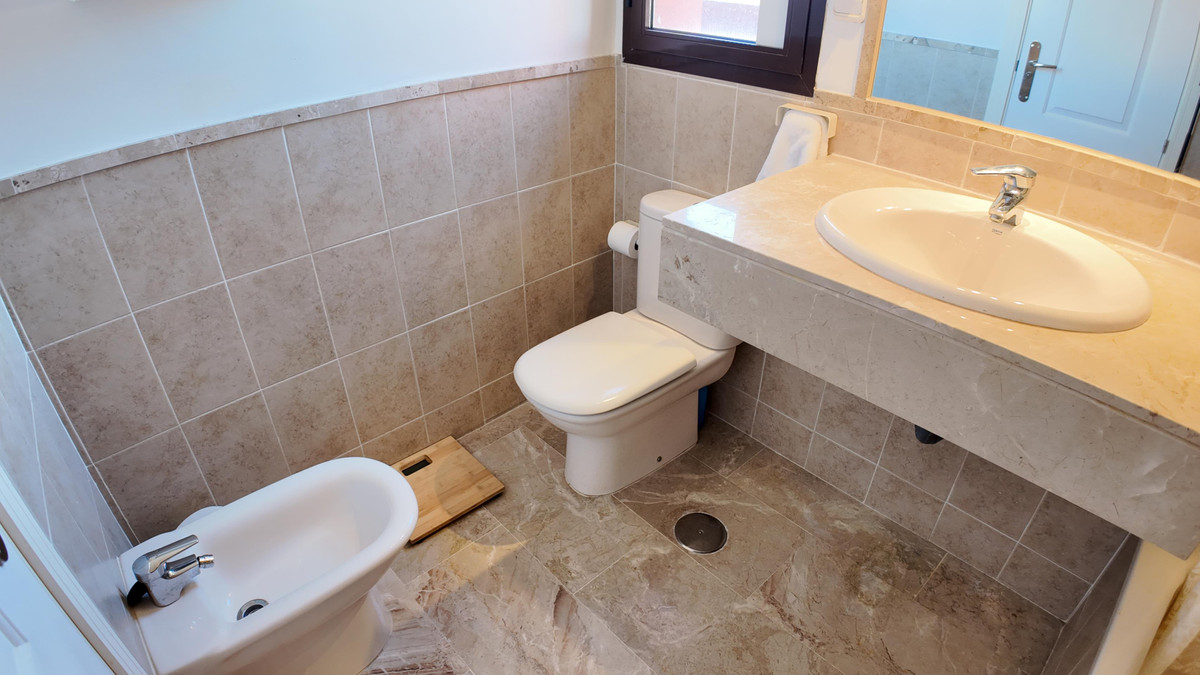Apartment for sale in Estepona