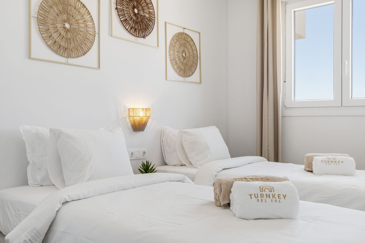 Apartment for sale in Estepona