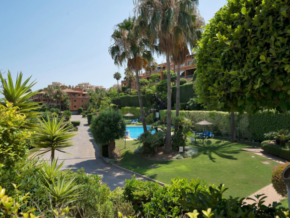 Apartment for sale in Estepona