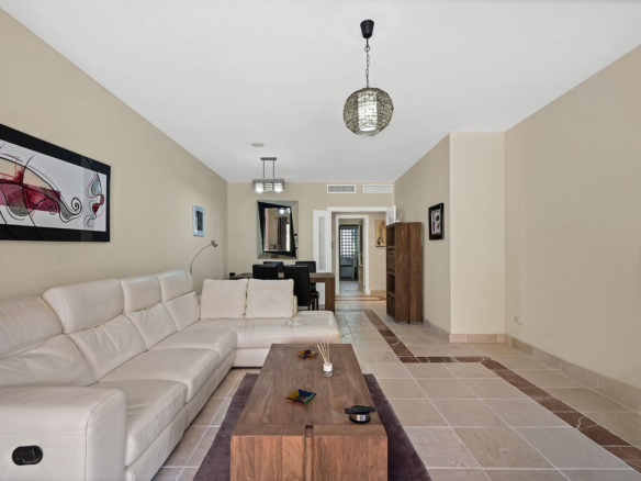 Apartment for sale in Estepona