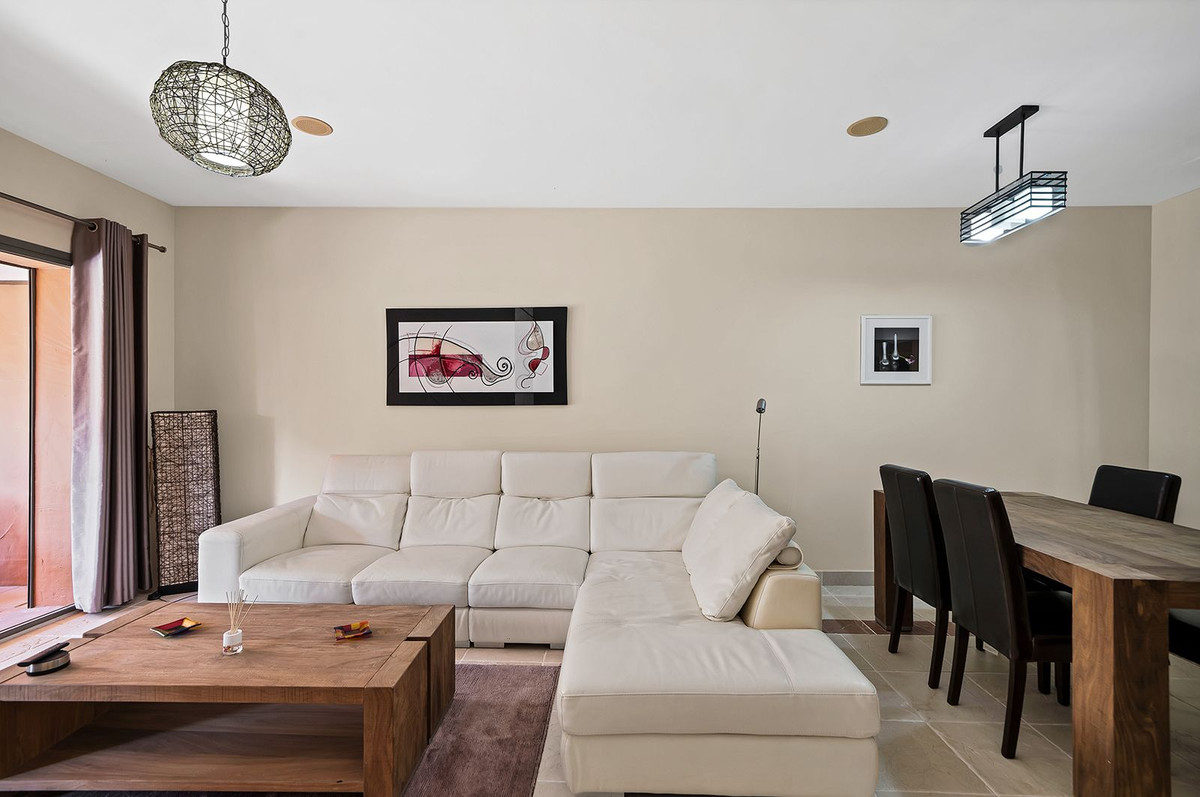 Apartment for sale in Estepona