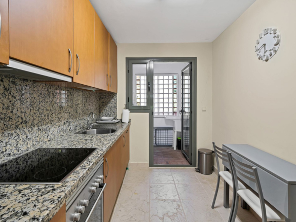 Apartment for sale in Estepona