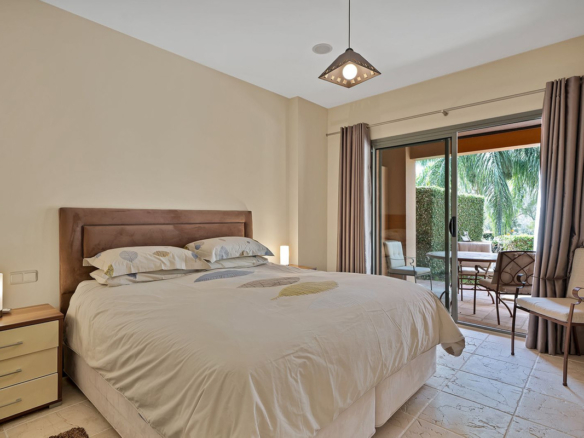 Apartment for sale in Estepona
