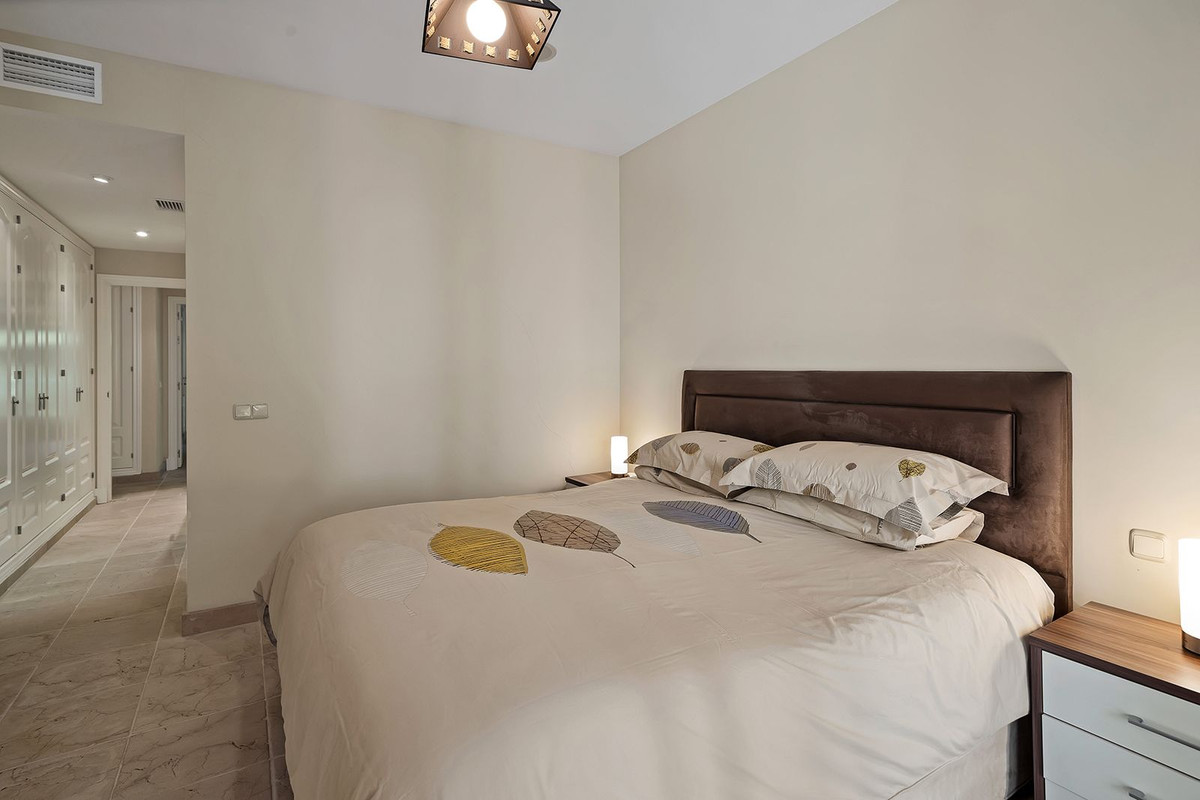 Apartment for sale in Estepona