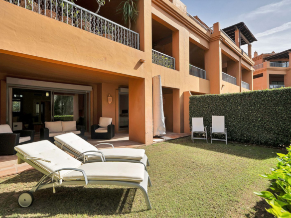 Apartment for sale in Estepona