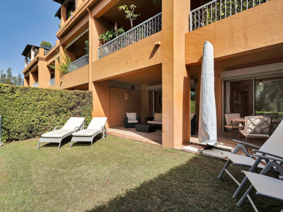 Apartment for sale in Estepona