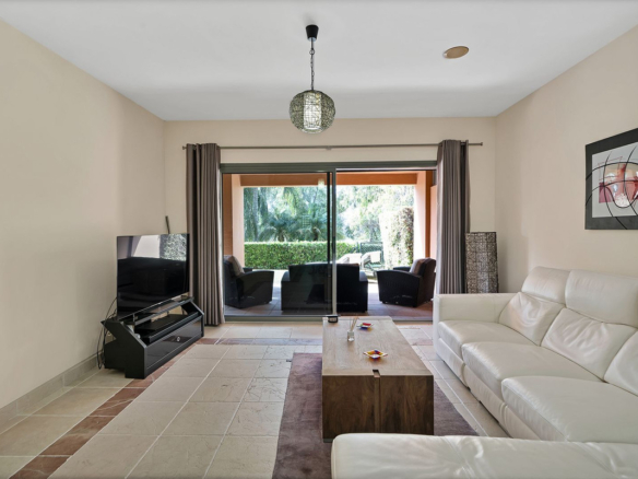 Apartment for sale in Estepona
