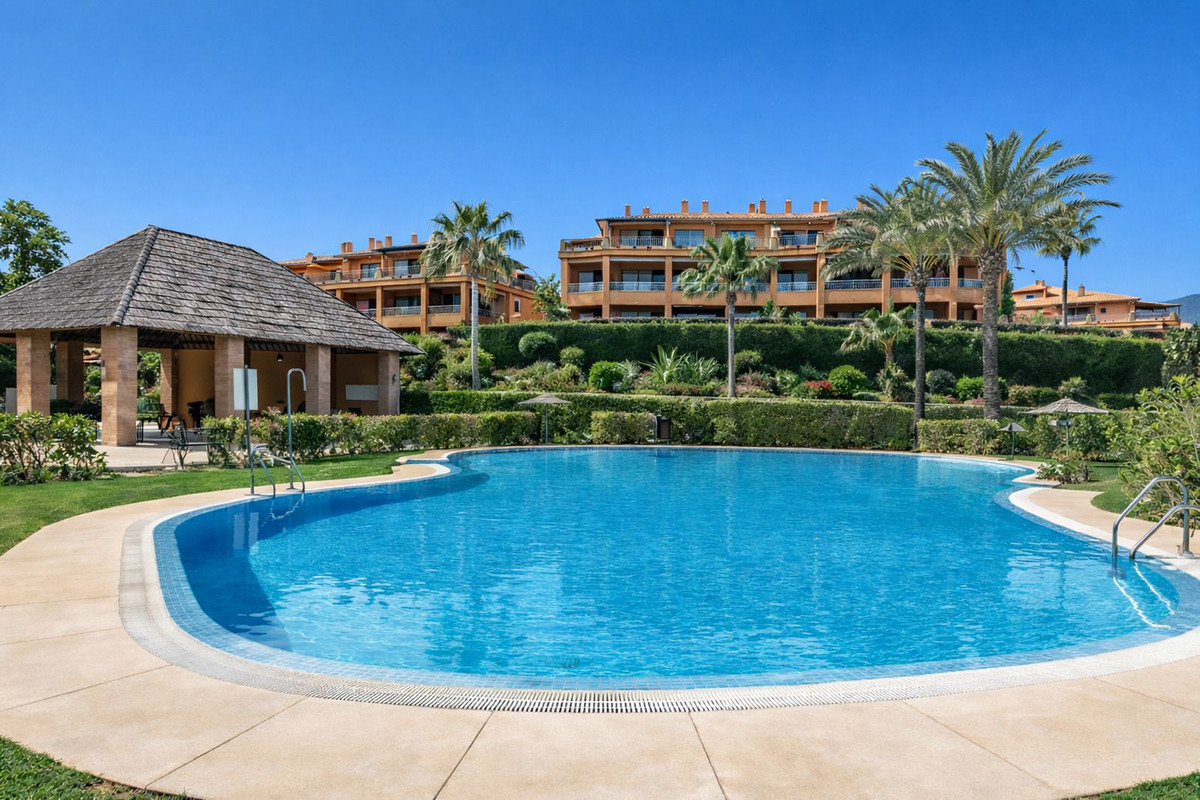 Apartment-in-Estepona-Ref-R5517625 Apartment for sale in Estepona
