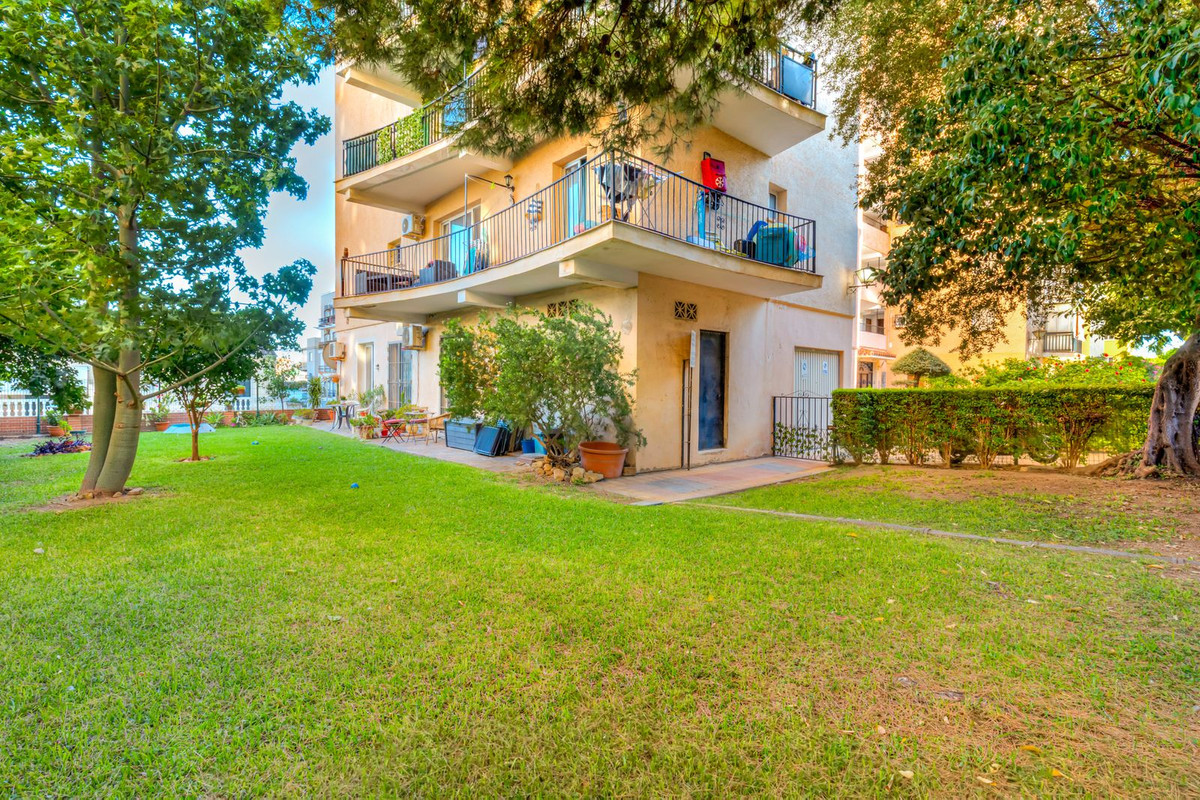 Apartment-in-Fuengirola-Ref-R5498653 Apartment for sale in Fuengirola
