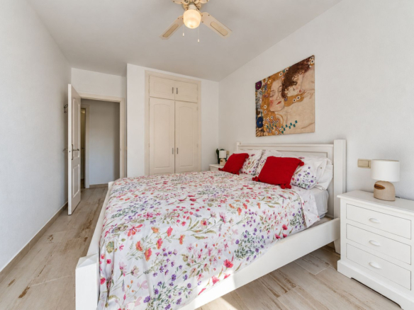 Apartment for sale in Manilva