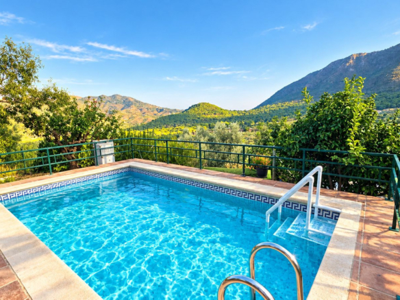 Finca for sale in Ojén