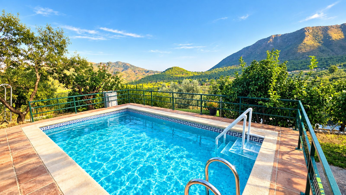 Finca for sale in Ojén