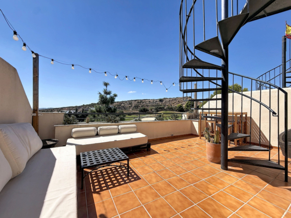 Penthouse for sale in Casares