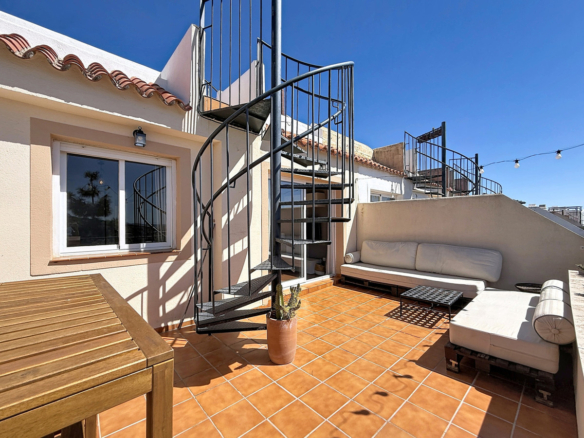 Penthouse for sale in Casares