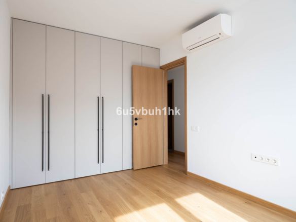Townhouse for sale in Estepona
