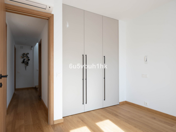Townhouse for sale in Estepona