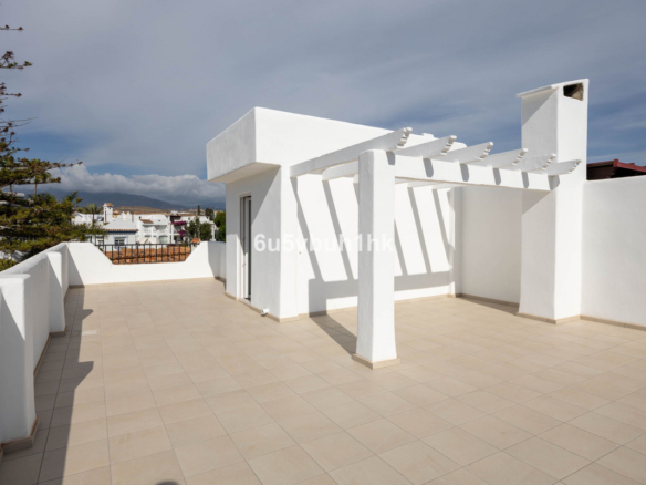 Townhouse for sale in Estepona