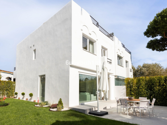 Townhouse for sale in Estepona