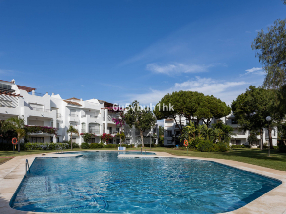 Townhouse for sale in Estepona
