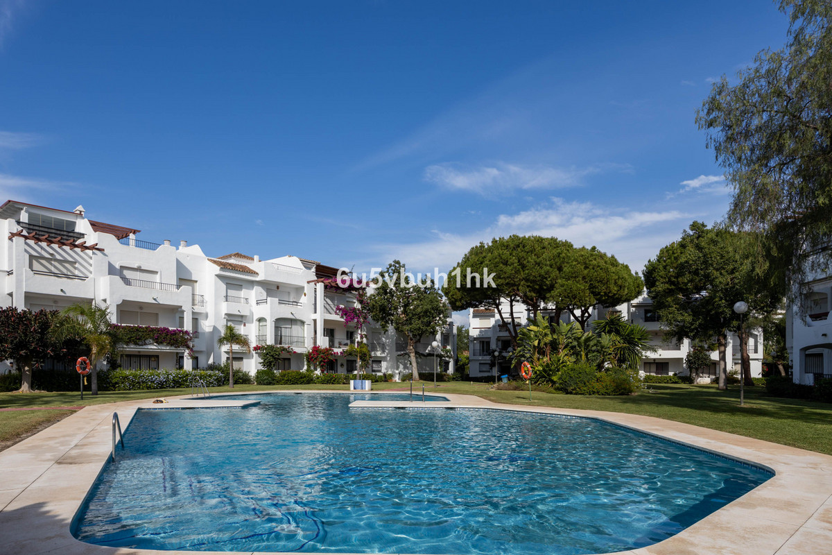 Townhouse for sale in Estepona