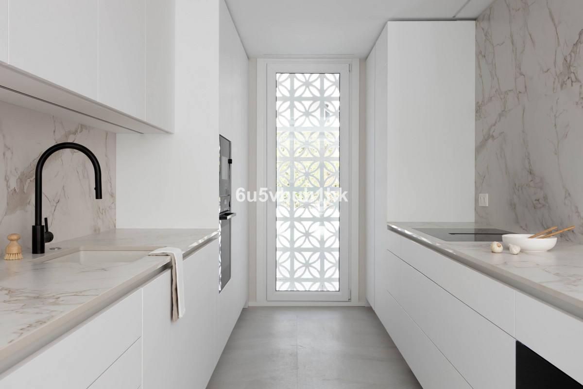 Townhouse for sale in Estepona
