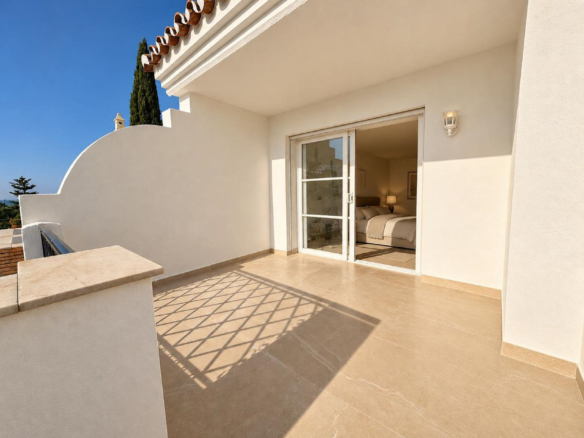 Townhouse for sale in Estepona