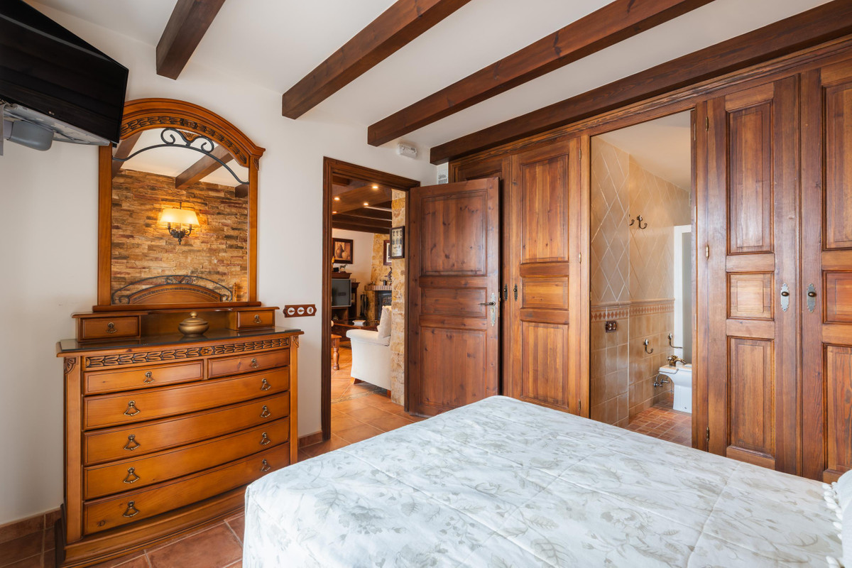 Townhouse for sale in Istán