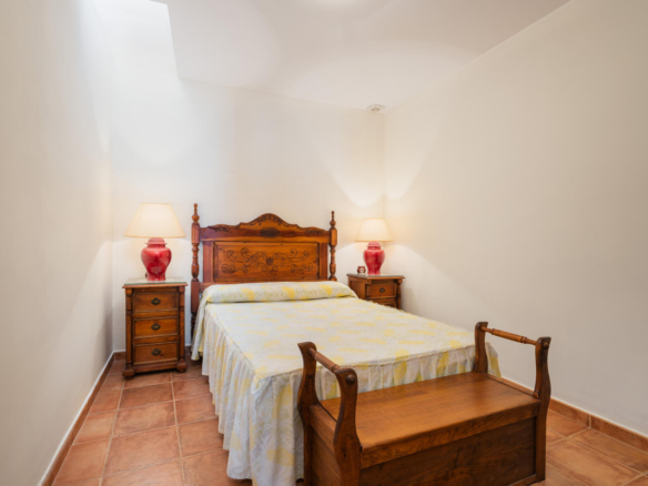 Townhouse for sale in Istán