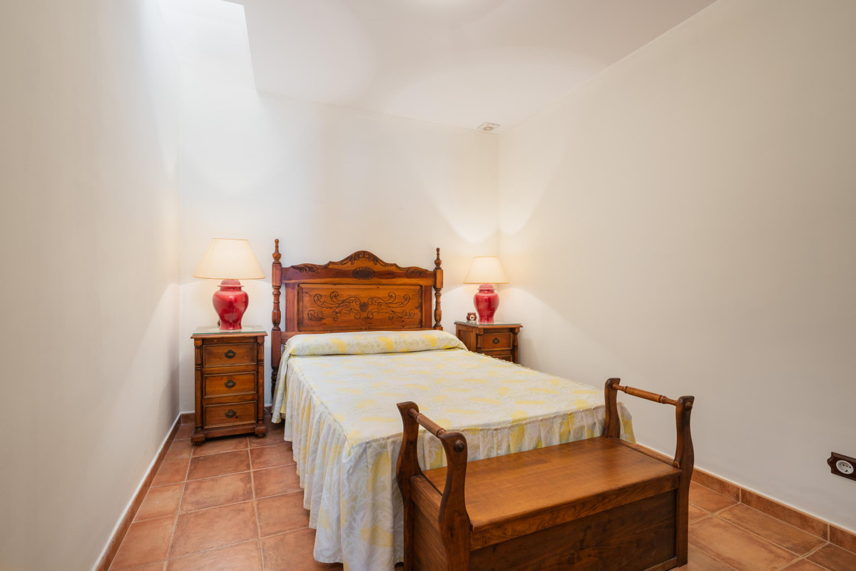 Townhouse for sale in Istán