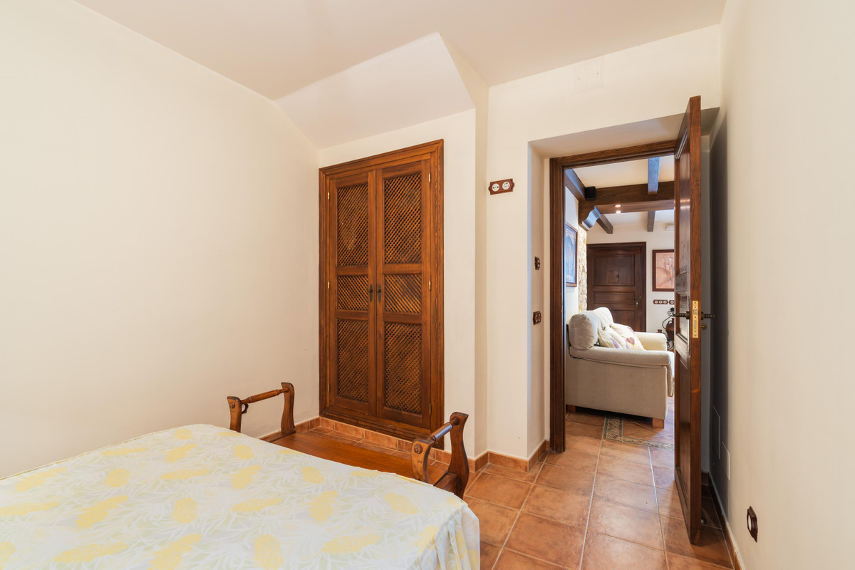 Townhouse for sale in Istán
