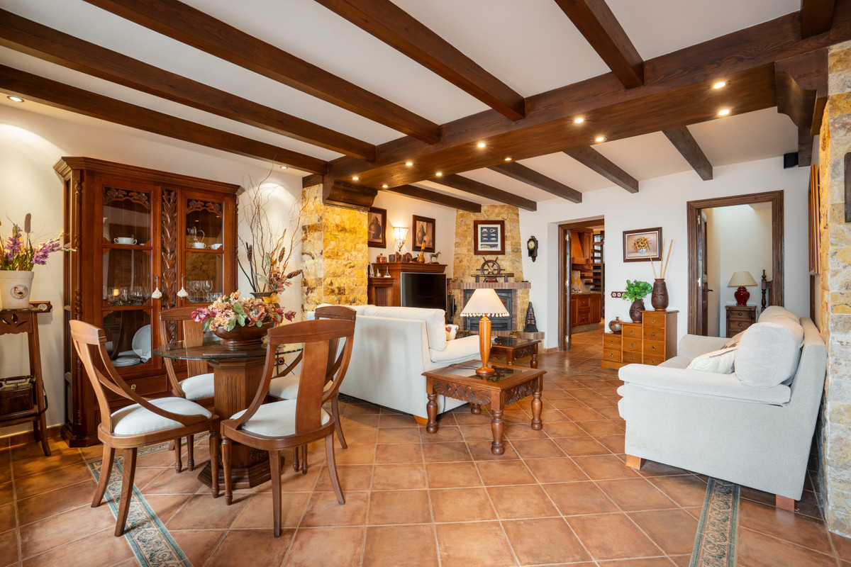 Townhouse for sale in Istán