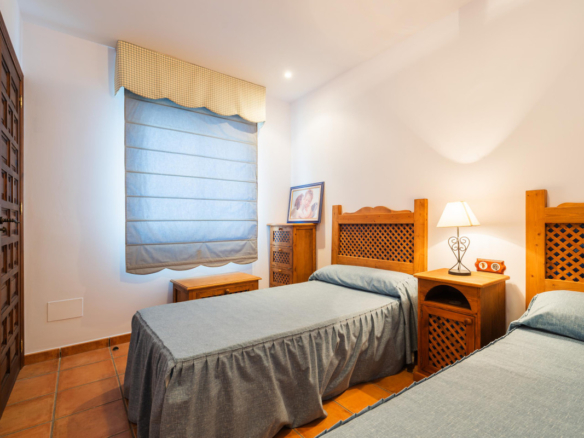 Townhouse for sale in Istán