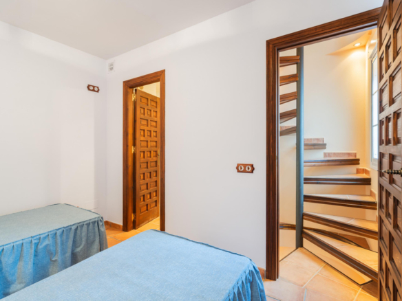 Townhouse for sale in Istán